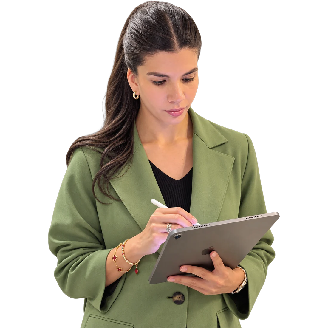 Shir Ladino tomando notas en su tablet